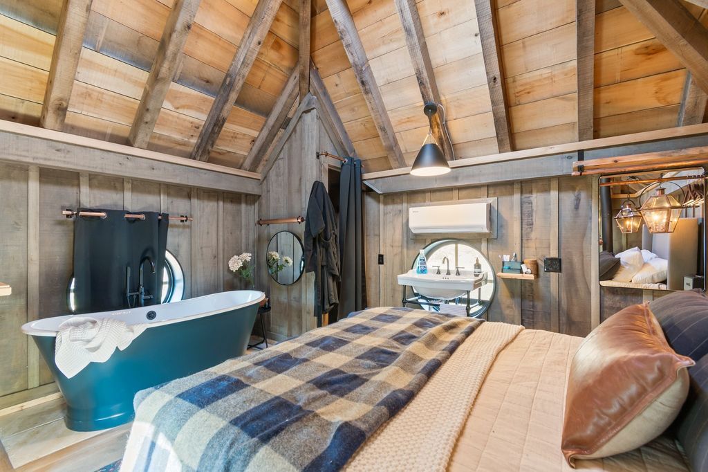 Entertainers Paradise on 120 Acres Near Leipers Fork Tennessee Available for 8.6 Million 31