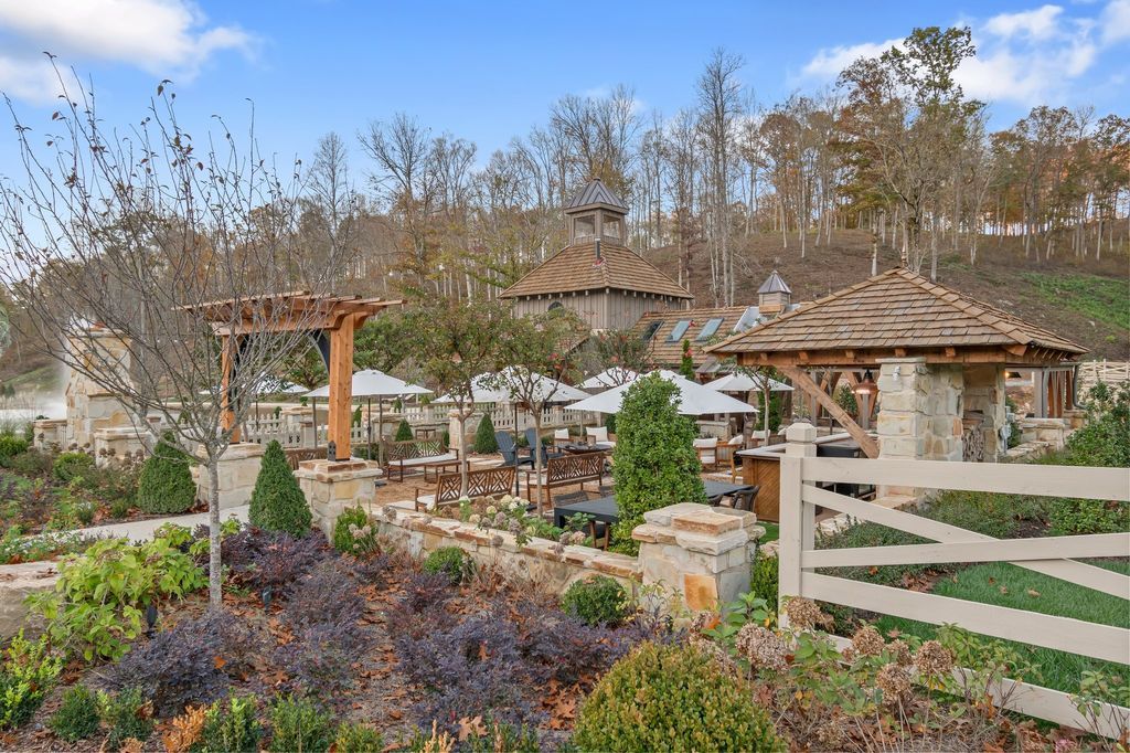 Entertainers Paradise on 120 Acres Near Leipers Fork Tennessee Available for 8.6 Million 38