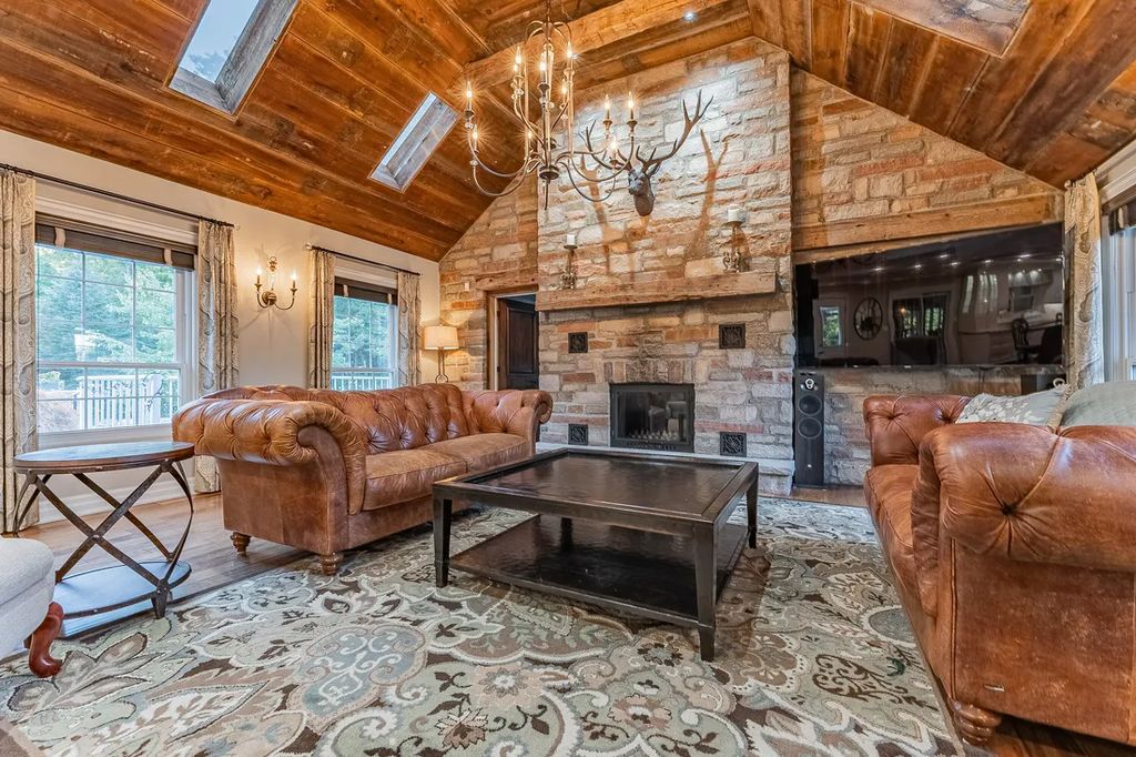 Exclusive Living Awaits Custom Estate in Canada Priced at C12 17