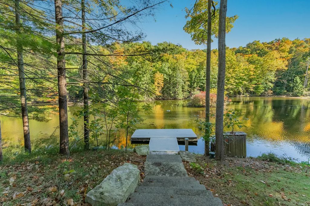 Exclusive Living Awaits Custom Estate in Canada Priced at C12 40