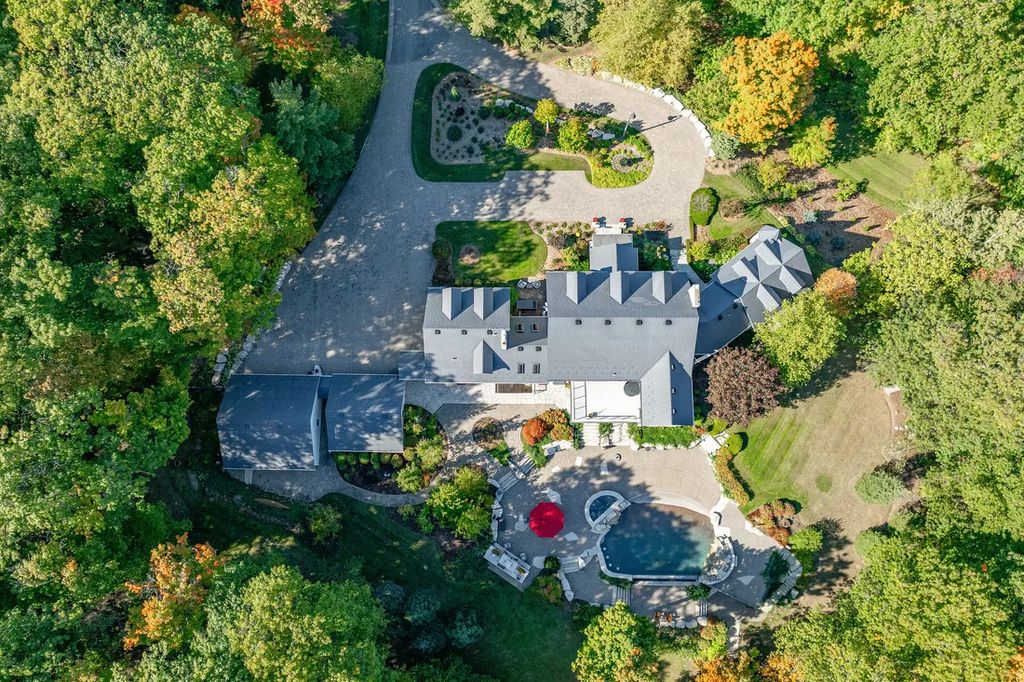 Exclusive Living Awaits Custom Estate in Canada Priced at C12 43