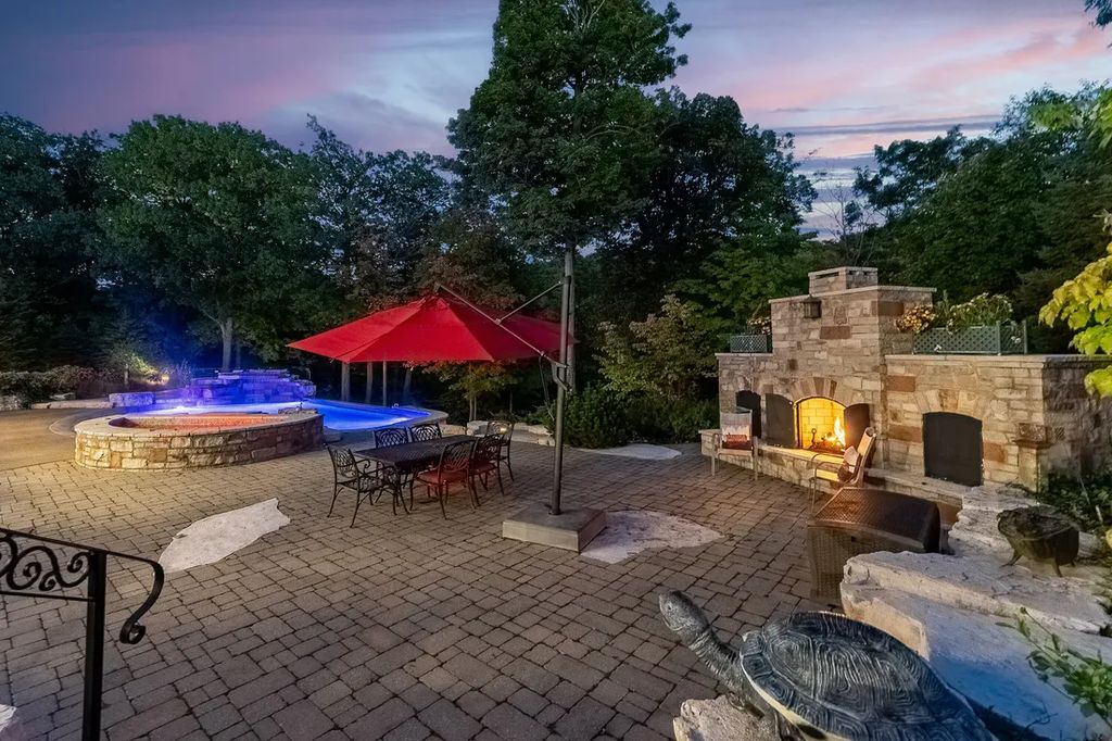 Exclusive Living Awaits Custom Estate in Canada Priced at C12 46