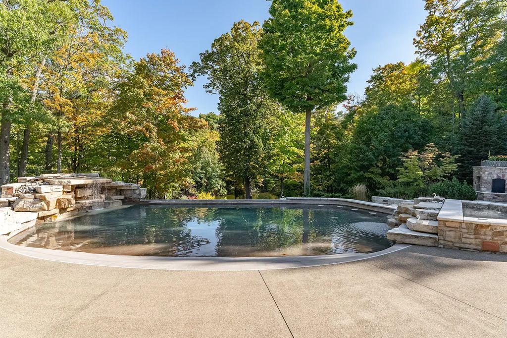 Exclusive Living Awaits Custom Estate in Canada Priced at C12 47