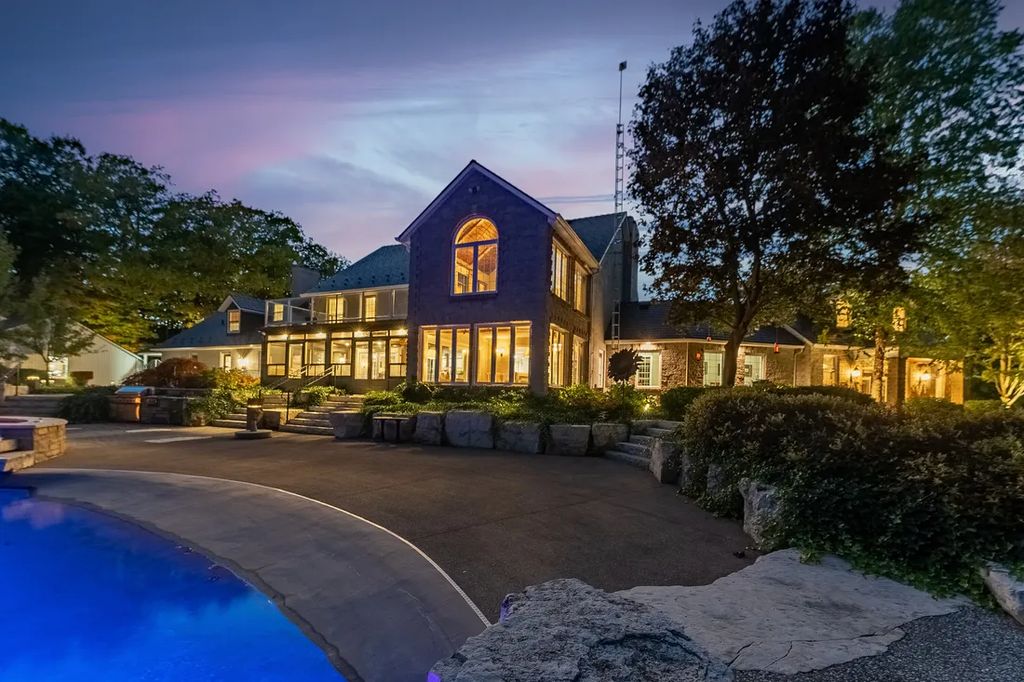 Exclusive Living Awaits Custom Estate in Canada Priced at C12 49