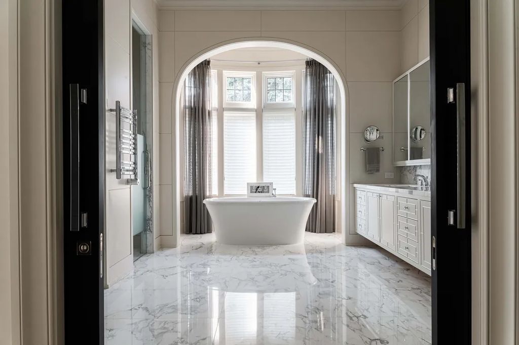 Extraordinary Custom Home in Canada Redefines Luxury Living for C10.8 Million 18
