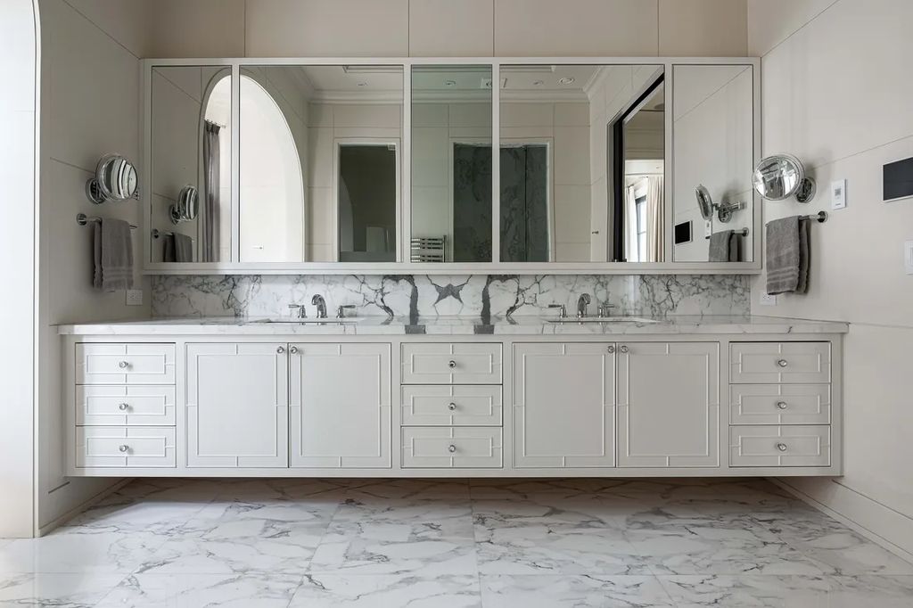 Extraordinary Custom Home in Canada Redefines Luxury Living for C10.8 Million 19