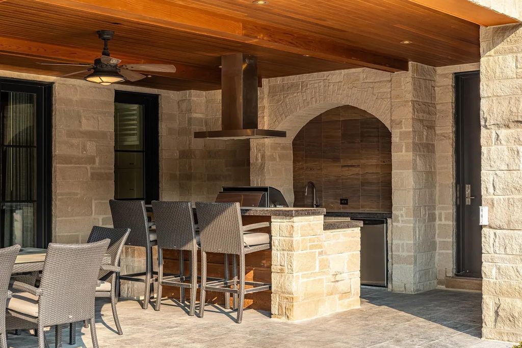 Extraordinary Custom Home in Canada Redefines Luxury Living for C10.8 Million 33