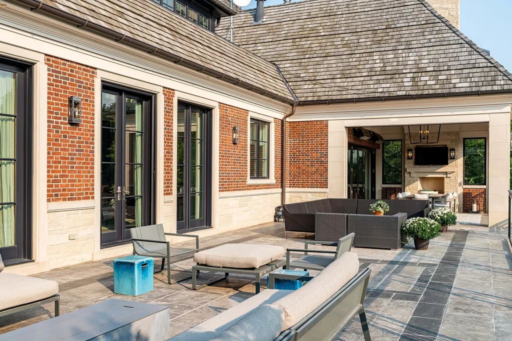 Extraordinary Custom Home in Canada Redefines Luxury Living for C10.8 Million 38