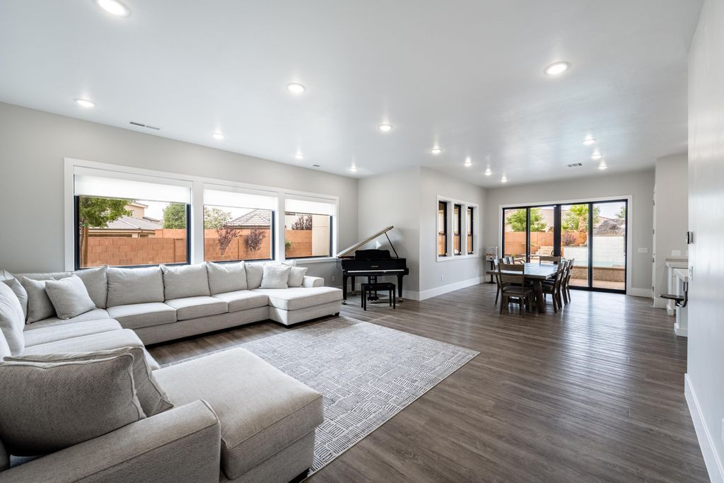 Incredible Modern Luxury Estate in Utah Asking 2195000 20