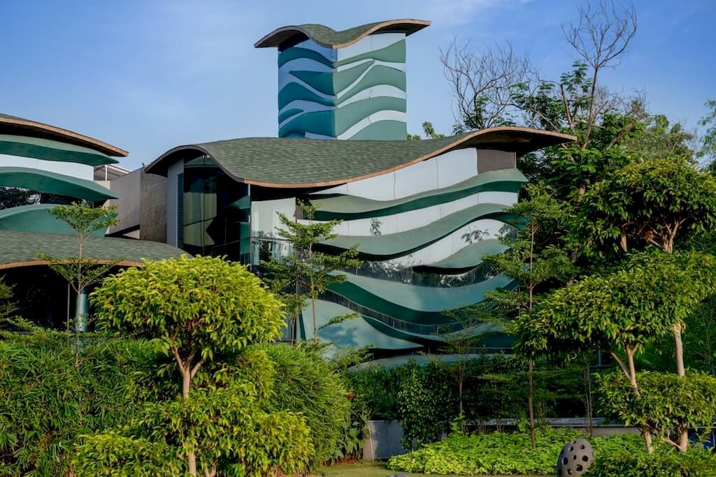 Liquescent House in India by Shaili Banker Architects 4