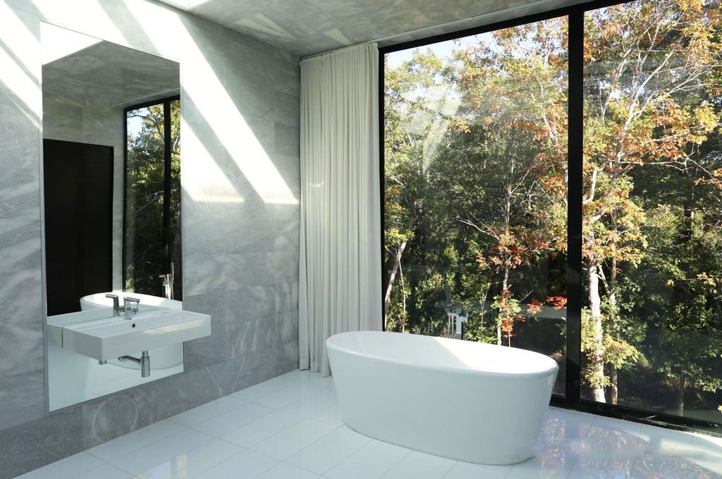 Modern Masterpiece Unmatched Luxury and Style in New York – Asking 5999000 16