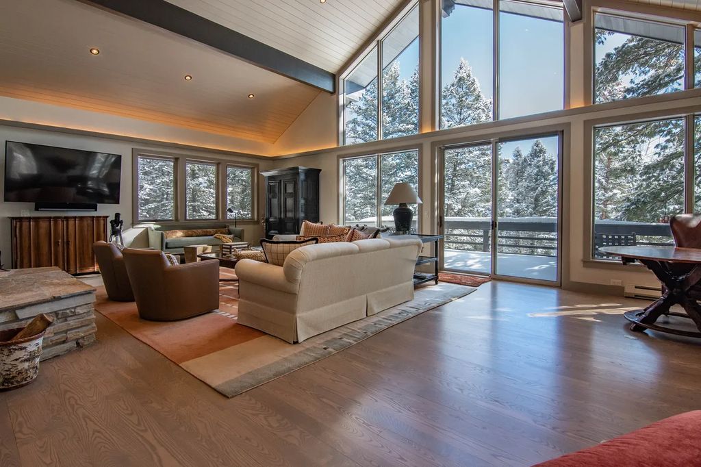 Mountain Luxury Redefined Quintessential Ski Chalet in Wyoming for 11.95 Million 10