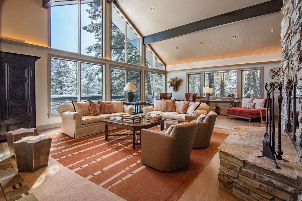 Mountain Luxury Redefined Quintessential Ski Chalet in Wyoming for 11.95 Million 12