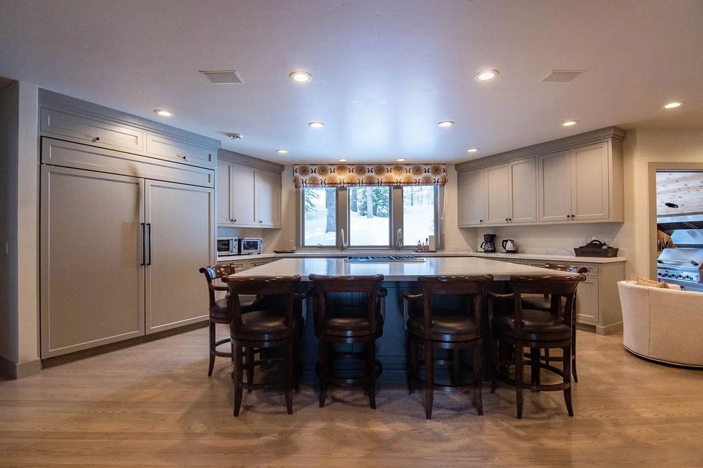 Mountain Luxury Redefined Quintessential Ski Chalet in Wyoming for 11.95 Million 13