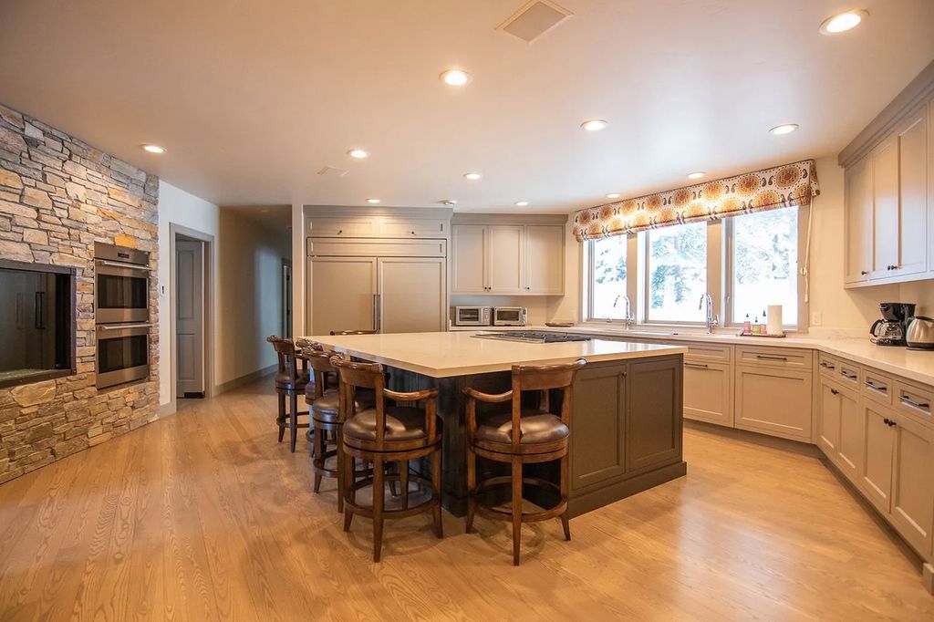 Mountain Luxury Redefined Quintessential Ski Chalet in Wyoming for 11.95 Million 14