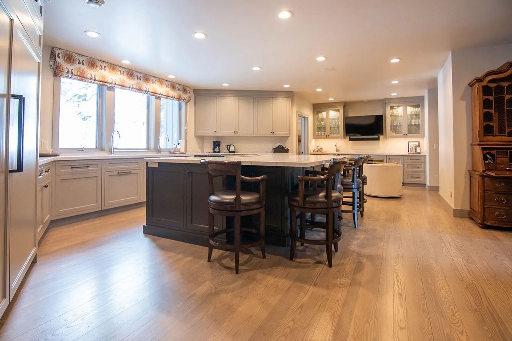 Mountain Luxury Redefined Quintessential Ski Chalet in Wyoming for 11.95 Million 15