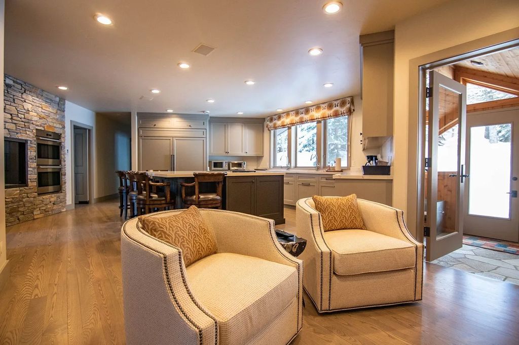 Mountain Luxury Redefined Quintessential Ski Chalet in Wyoming for 11.95 Million 16