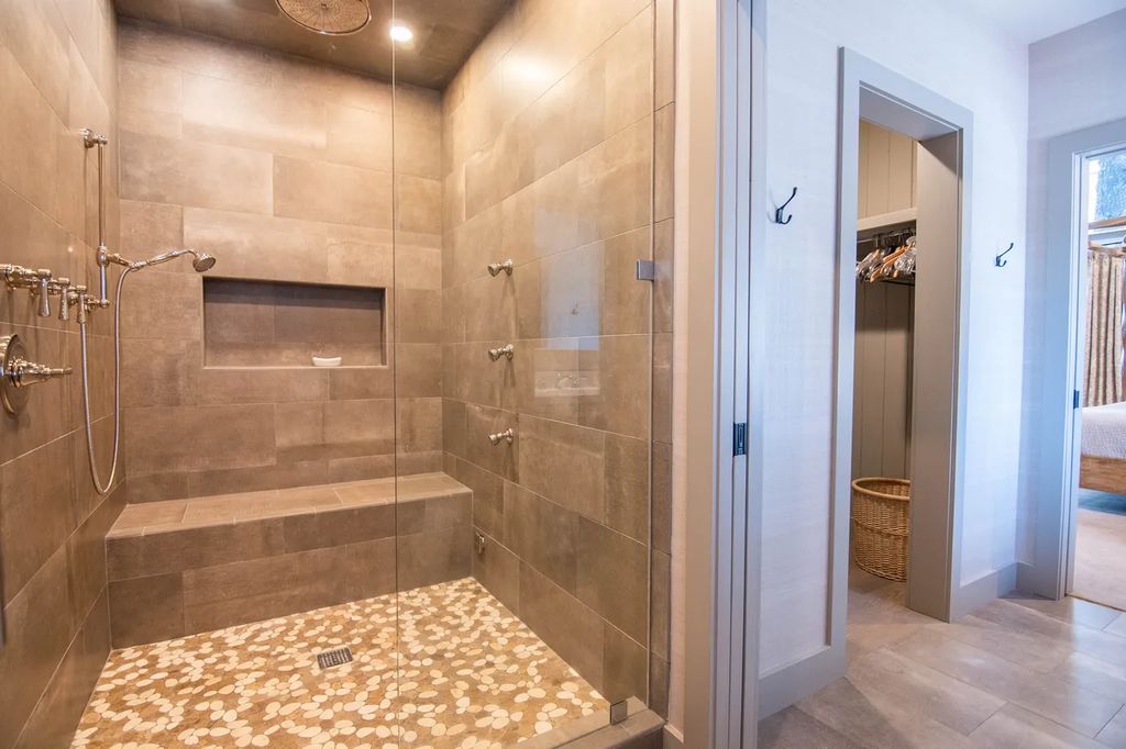 Mountain Luxury Redefined Quintessential Ski Chalet in Wyoming for 11.95 Million 25