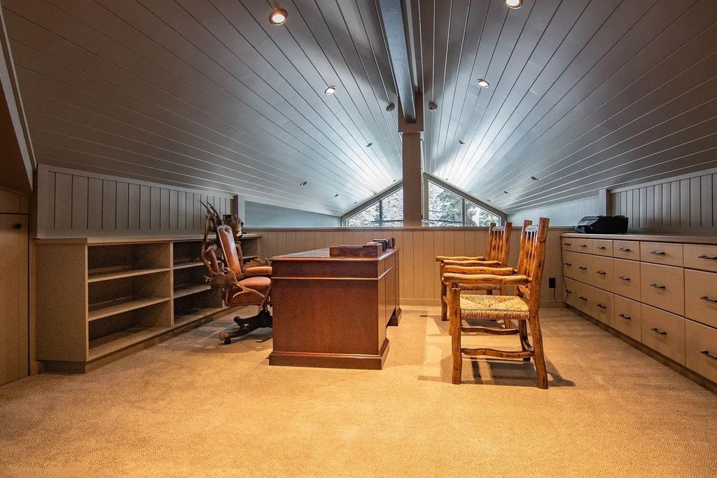Mountain Luxury Redefined Quintessential Ski Chalet in Wyoming for 11.95 Million 35