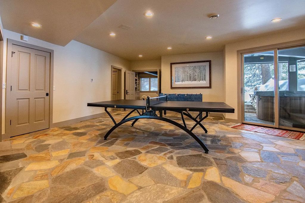 Mountain Luxury Redefined Quintessential Ski Chalet in Wyoming for 11.95 Million 43