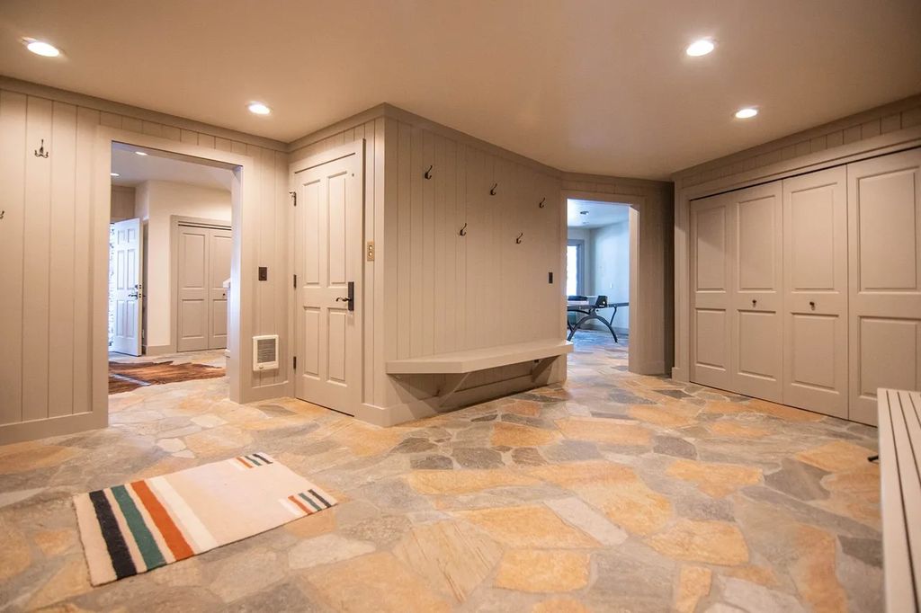 Mountain Luxury Redefined Quintessential Ski Chalet in Wyoming for 11.95 Million 7