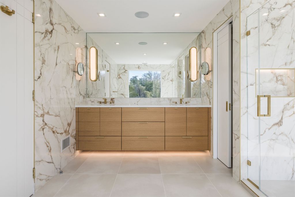 Opulent Living Redefined Stunning New Home in East Hampton Listed for 9195000 13