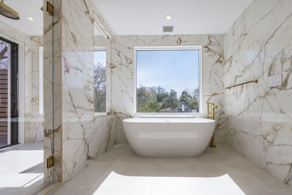 Opulent Living Redefined Stunning New Home in East Hampton Listed for 9195000 15