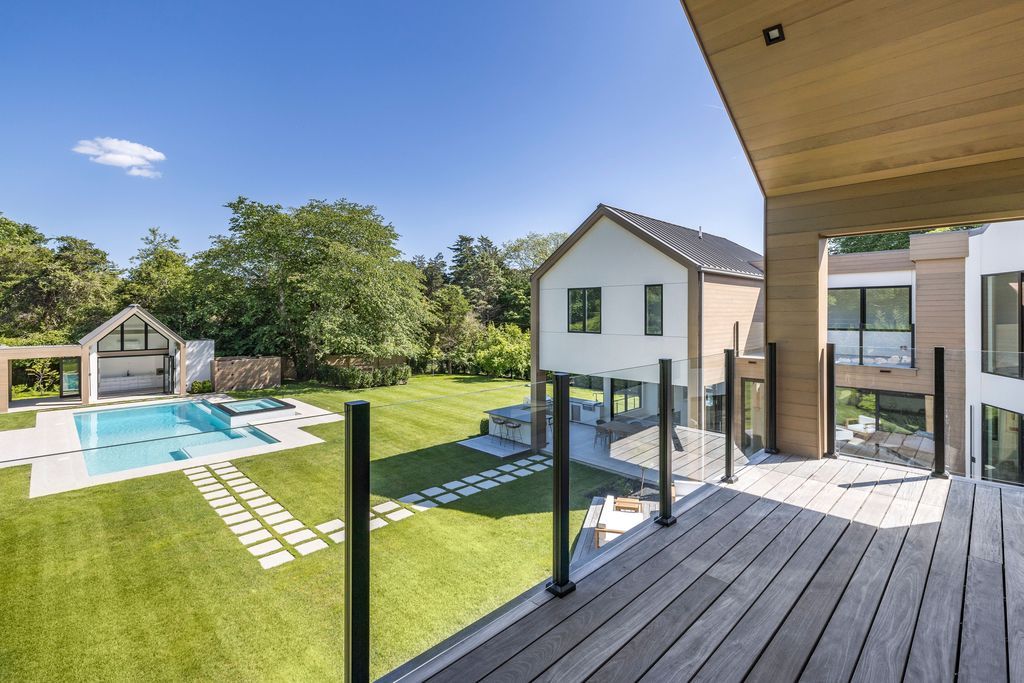 Opulent Living Redefined Stunning New Home in East Hampton Listed for 9195000 21