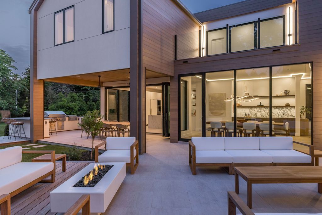 Opulent Living Redefined Stunning New Home in East Hampton Listed for 9195000 26
