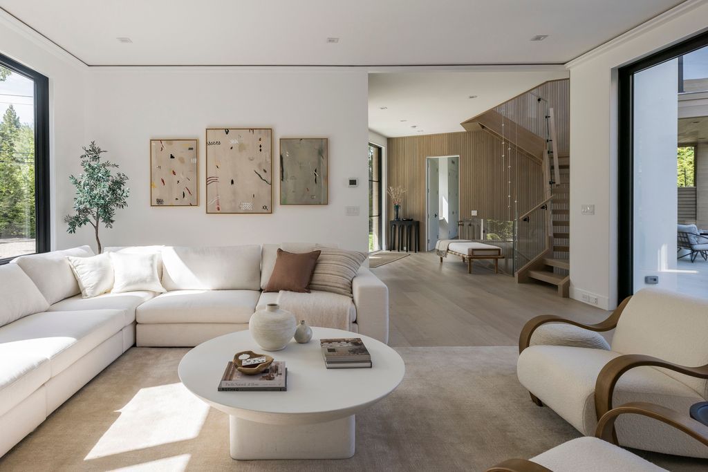 Opulent Living Redefined Stunning New Home in East Hampton Listed for 9195000 30