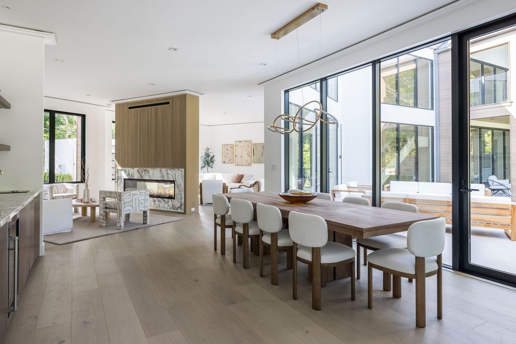 Opulent Living Redefined Stunning New Home in East Hampton Listed for 9195000 34