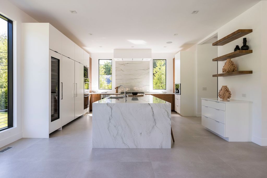 Opulent Living Redefined Stunning New Home in East Hampton Listed for 9195000 39