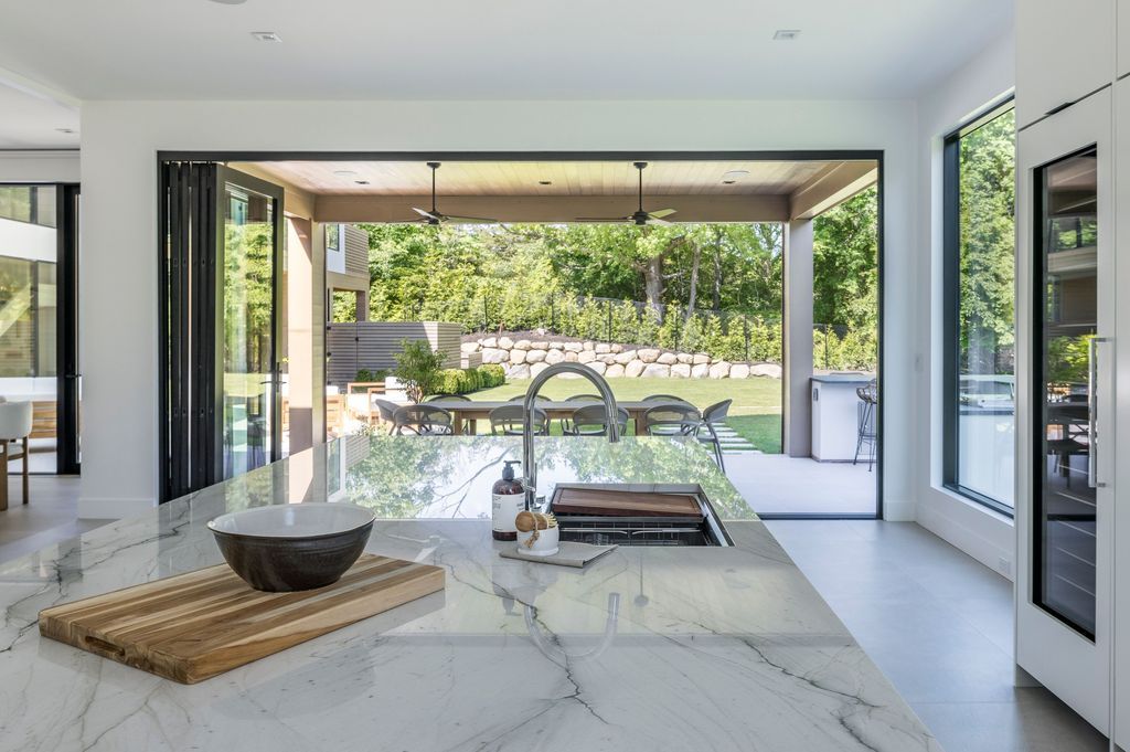 Opulent Living Redefined Stunning New Home in East Hampton Listed for 9195000 40