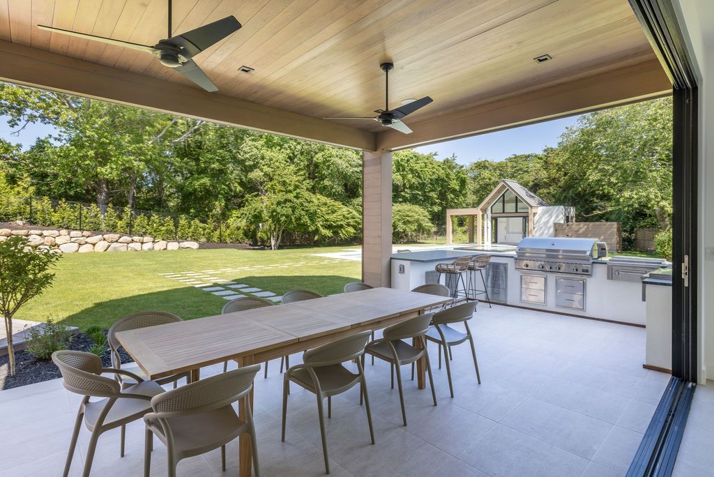 Opulent Living Redefined Stunning New Home in East Hampton Listed for 9195000 44