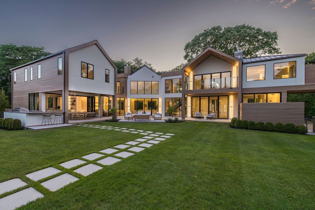 Opulent Living Redefined Stunning New Home in East Hampton Listed for 9195000 8
