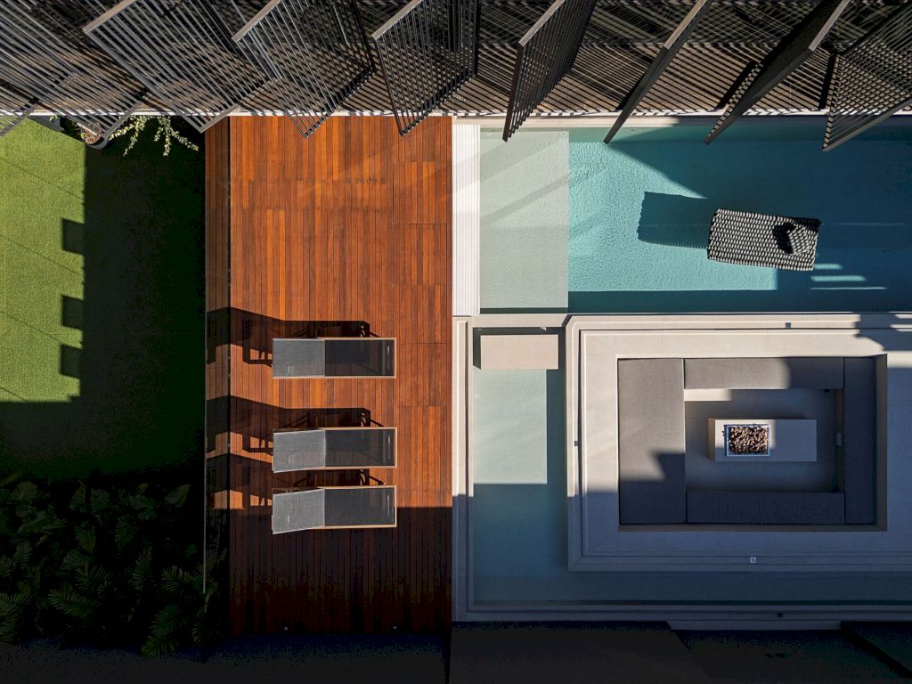 Peninsula House in Brazil by Arquitetos Associados BIRI 11