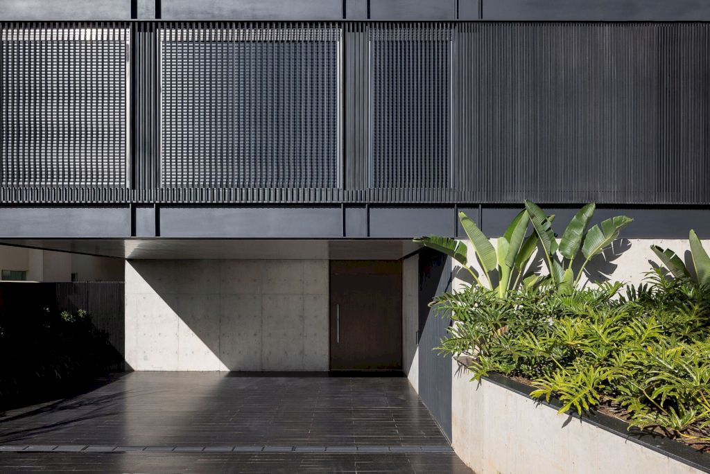 Peninsula House in Brazil by Arquitetos Associados BIRI 13