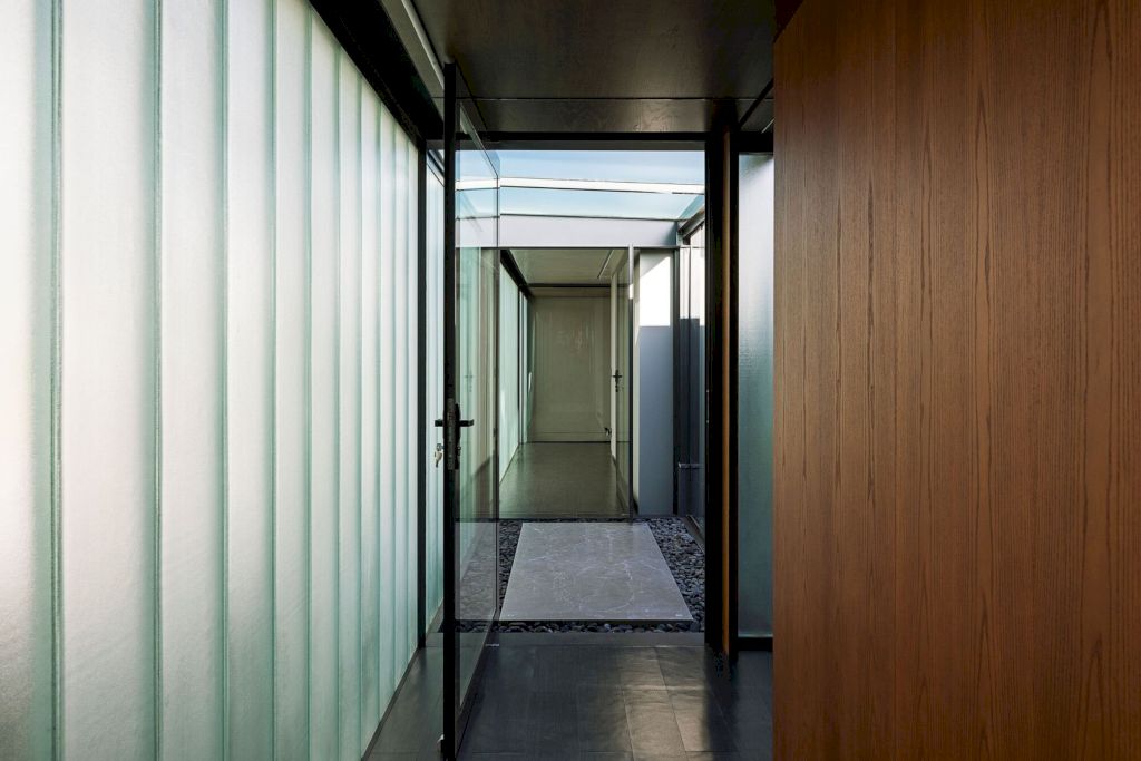 Peninsula House in Brazil by Arquitetos Associados BIRI 24