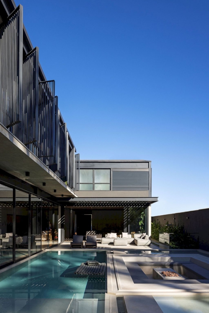 Peninsula House in Brazil by Arquitetos Associados BIRI 30