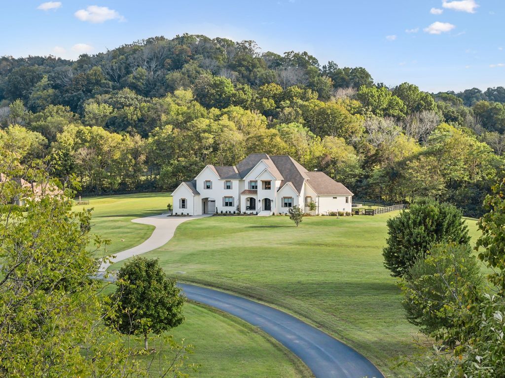 Secluded Luxury Gated Hilltop Estate on 6 Acres in Tennessee Priced at 3399900 1