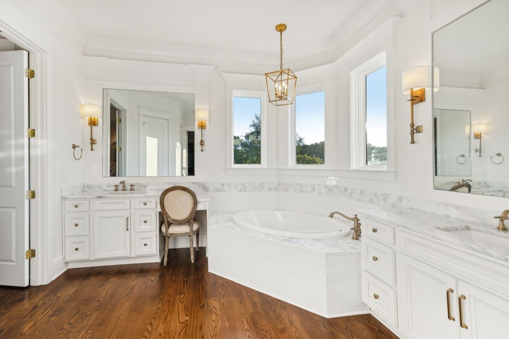 Secluded Luxury Gated Hilltop Estate on 6 Acres in Tennessee Priced at 3399900 28