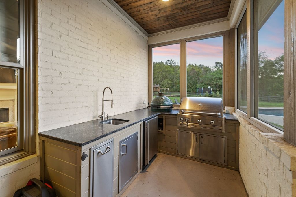 Secluded Luxury Gated Hilltop Estate on 6 Acres in Tennessee Priced at 3399900 50
