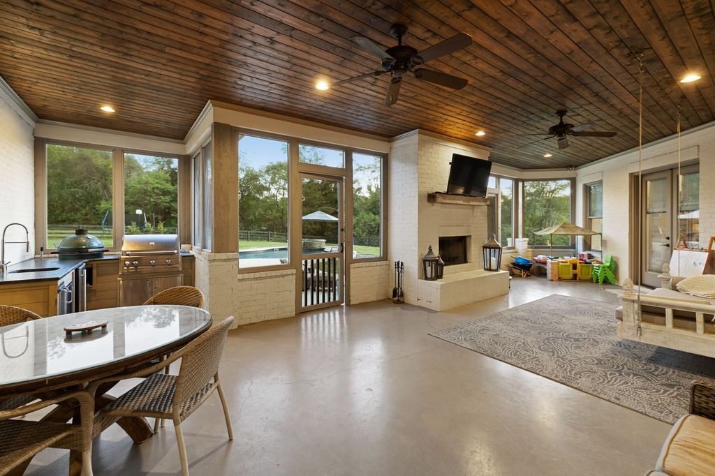 Secluded Luxury Gated Hilltop Estate on 6 Acres in Tennessee Priced at 3399900 51