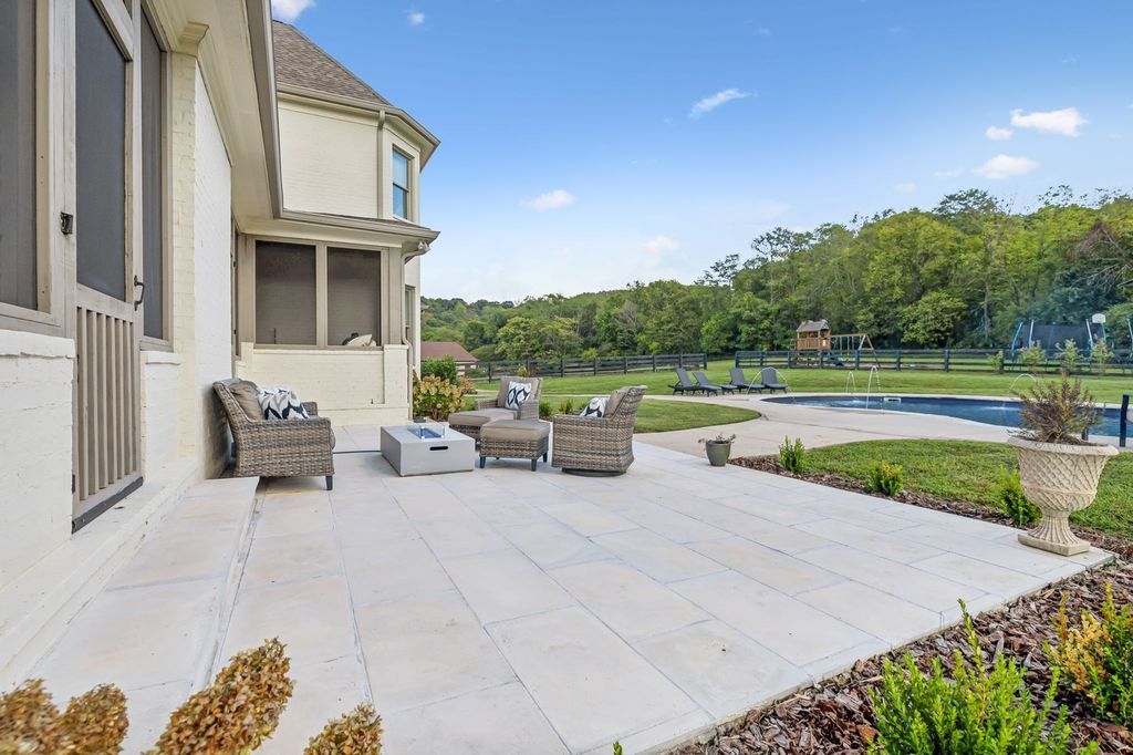 Secluded Luxury Gated Hilltop Estate on 6 Acres in Tennessee Priced at 3399900 54