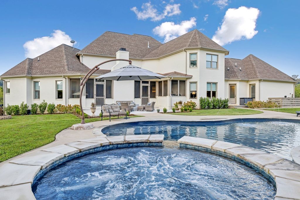 Secluded Luxury Gated Hilltop Estate on 6 Acres in Tennessee Priced at 3399900 58