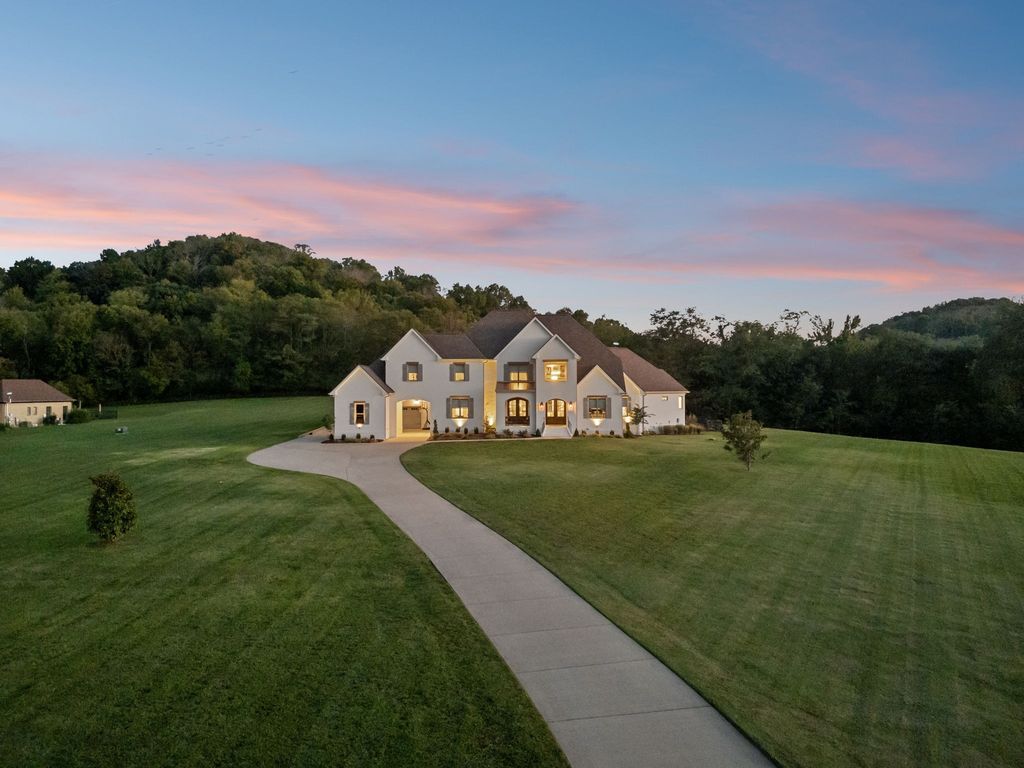 Secluded Luxury Gated Hilltop Estate on 6 Acres in Tennessee Priced at 3399900 61