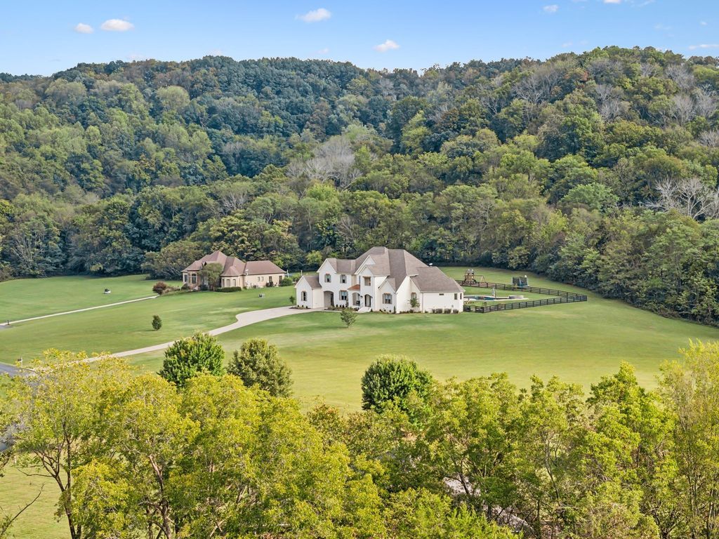Secluded Luxury Gated Hilltop Estate on 6 Acres in Tennessee Priced at 3399900 62