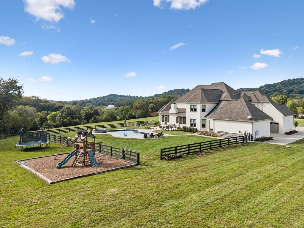 Secluded Luxury Gated Hilltop Estate on 6 Acres in Tennessee Priced at 3399900 63