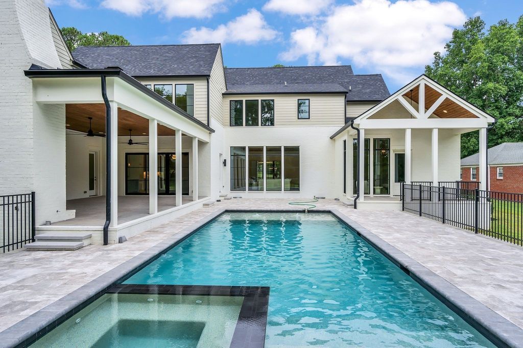 Sophisticated Serenity Tennessee Home Nestled on 1.27 Acres of Flat Land Asking 4099999 44