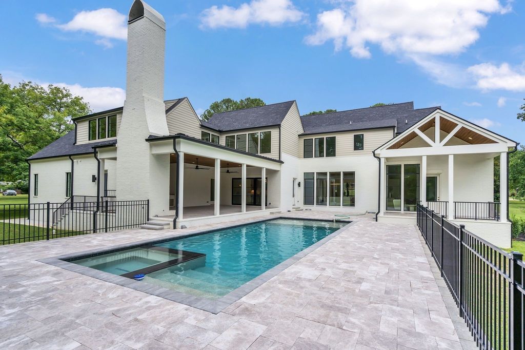 Sophisticated Serenity Tennessee Home Nestled on 1.27 Acres of Flat Land Asking 4099999 45